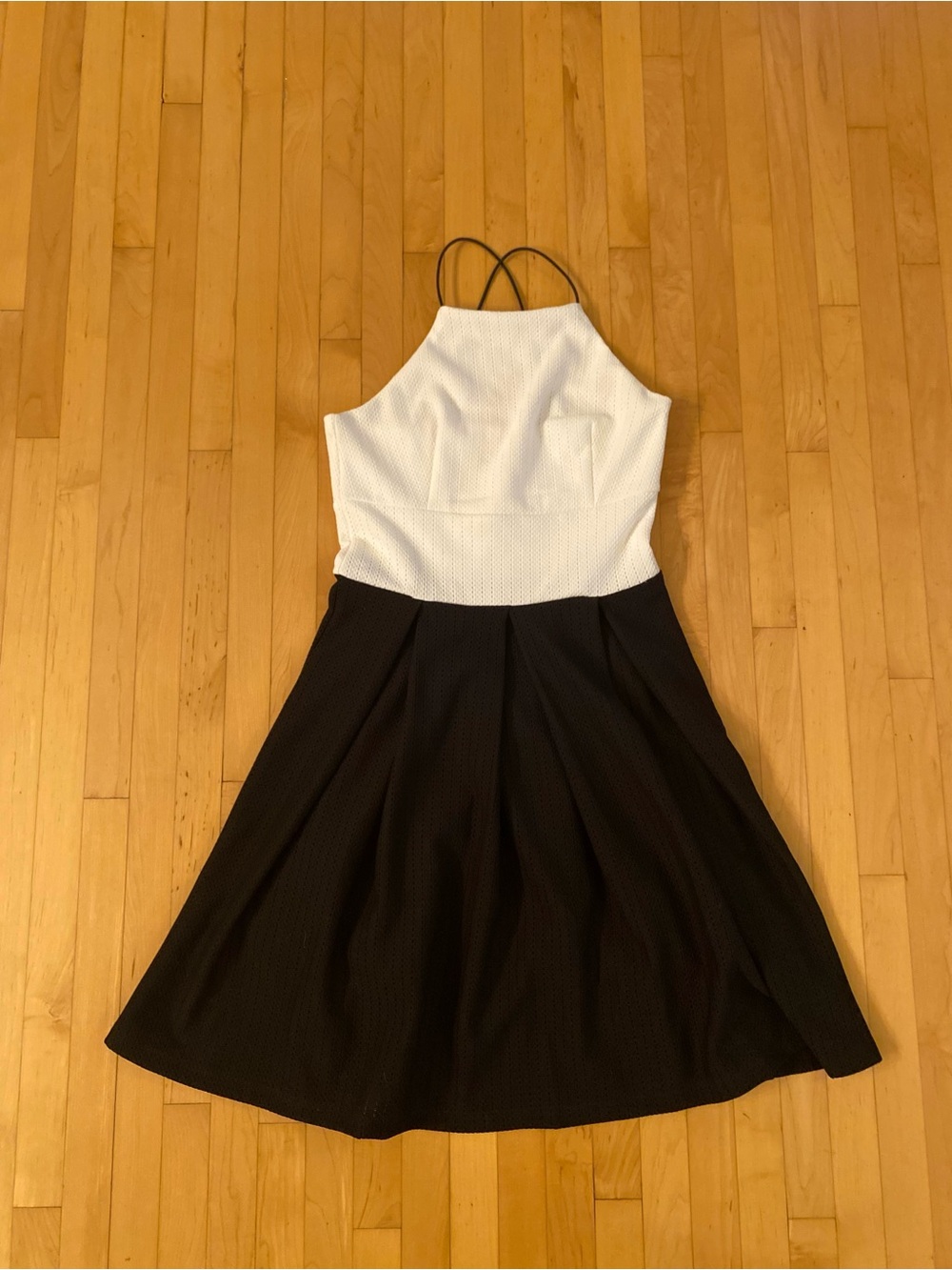 Women’s Two-Tone White and Black Halter Dress